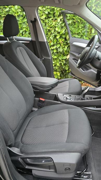 BMW X1 sDrive18d automatik, fotografija 11