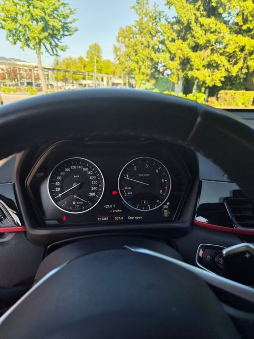 BMW X1 sDrive18d automatik, fotografija 6