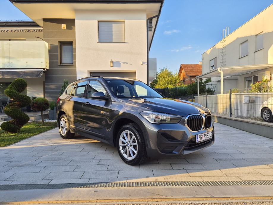BMW X1 sDrive18d automatik, fotografija 2