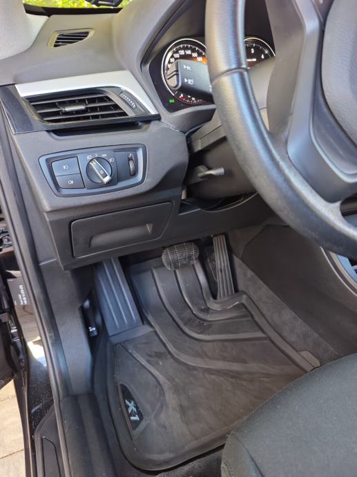 BMW X1 sDrive18d automatik, fotografija 7