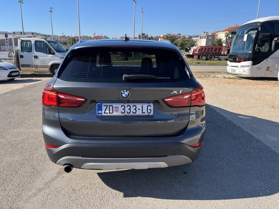 BMW X1 sDrive18d automatik, fotografija 2