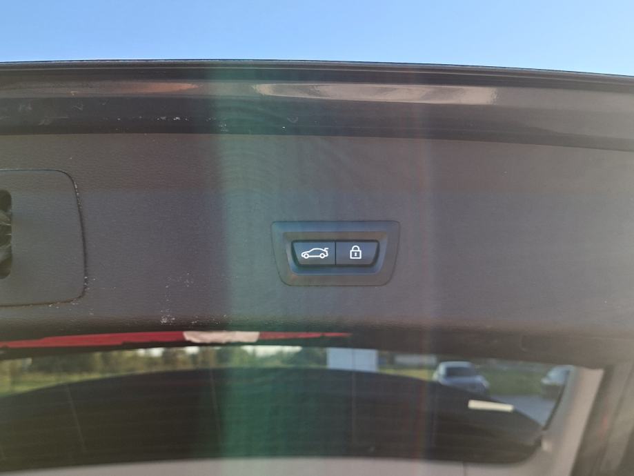 BMW X1 sDrive18d automatik WEBASTO, fotografija 12