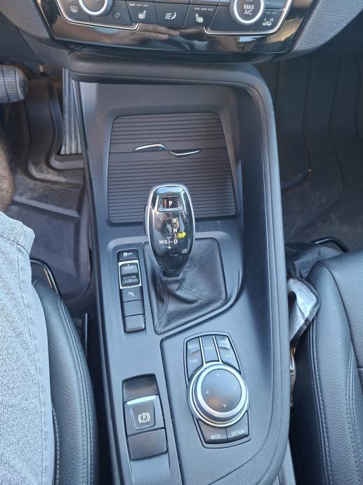 BMW X1 sDrive18d automatik WEBASTO, fotografija 14