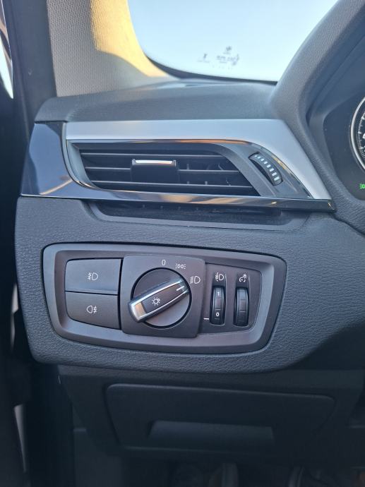 BMW X1 sDrive18d automatik WEBASTO, fotografija 17