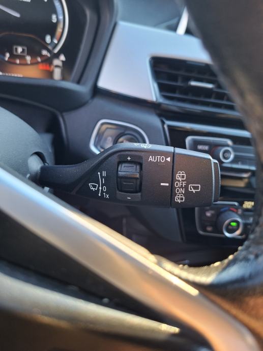 BMW X1 sDrive18d automatik WEBASTO, fotografija 19