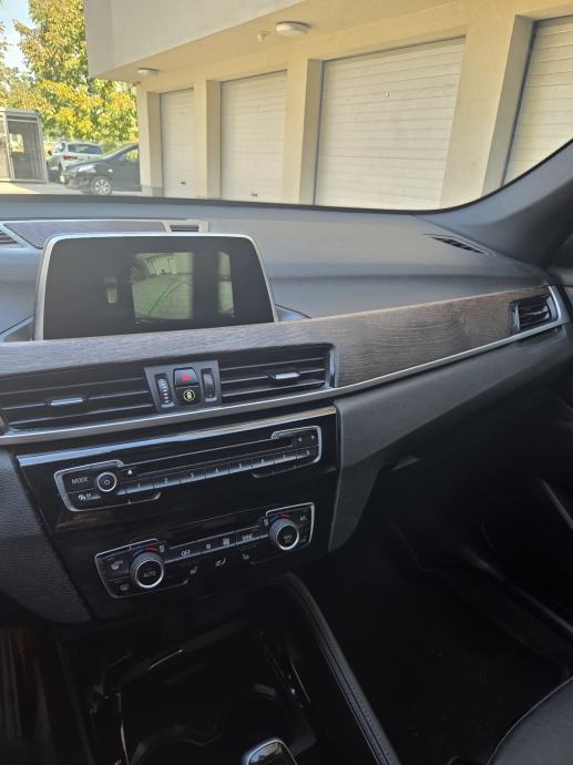 BMW X1 sDrive18d X-Line automatik, fotografija 6