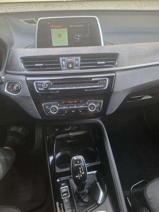 BMW X1 sDrive18d X-Line automatik, fotografija 8