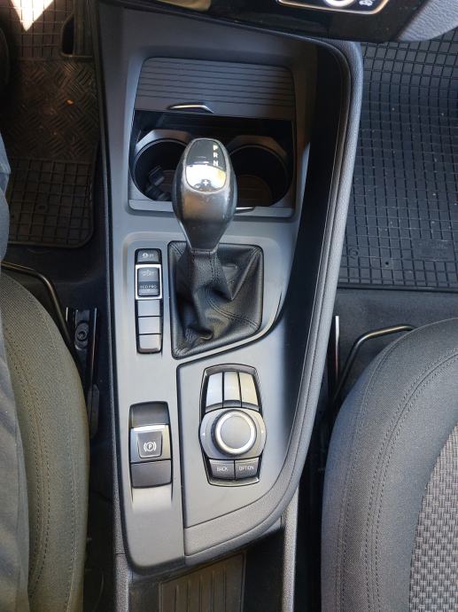 BMW X1 sDrive18d automatik, fotografija 10