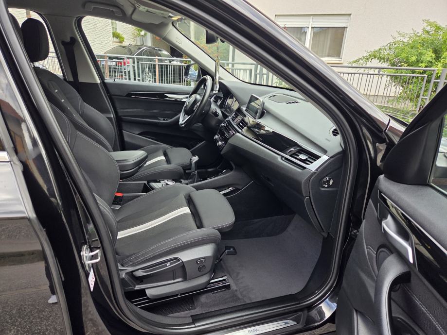 BMW X1 sDrive18d Lci, reg.09/27. Sportline, servisna, fotografija 11