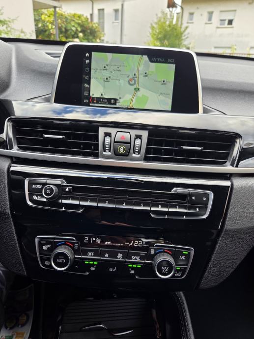 BMW X1 sDrive18d Lci, reg.09/27. Sportline, servisna, fotografija 17