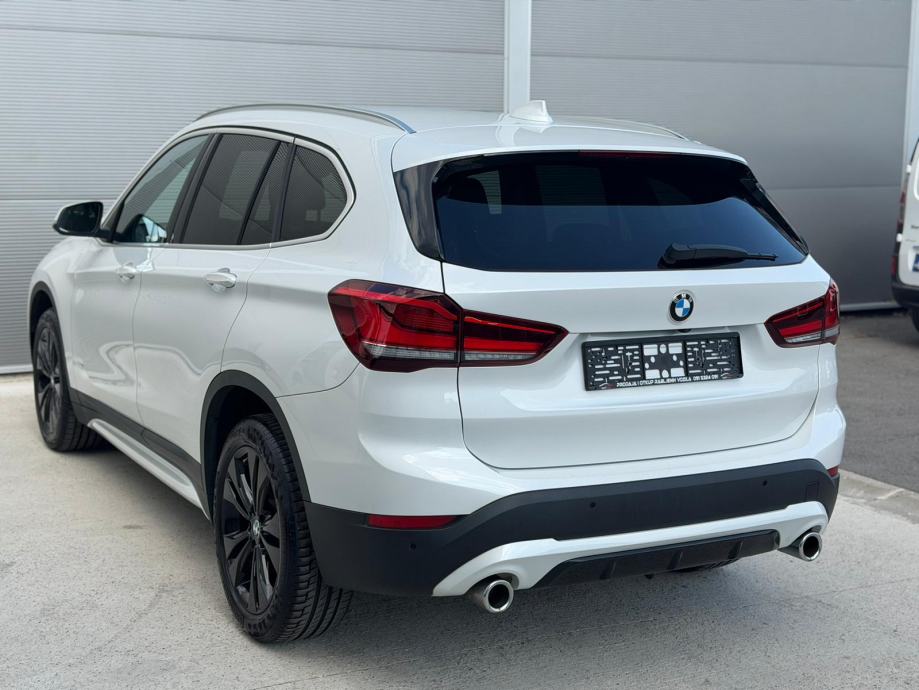 BMW X1 sDrive18d LCI--SPORTLINE--LED--NAVI--KAMERA-SERVISNA--REG 04/27, fotografija 12