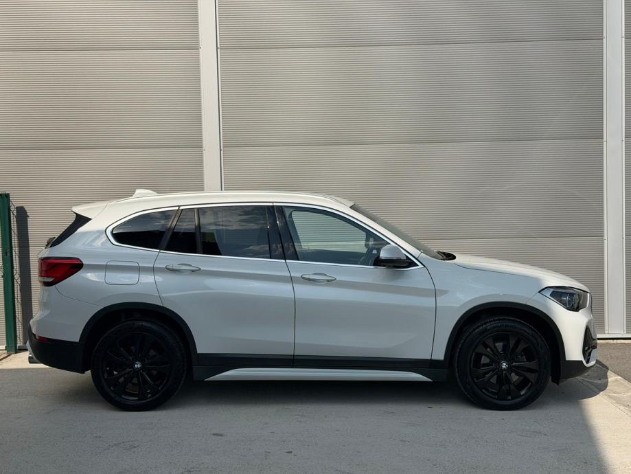 BMW X1 sDrive18d LCI--SPORTLINE--LED--NAVI--KAMERA-SERVISNA--REG 04/27, fotografija 9