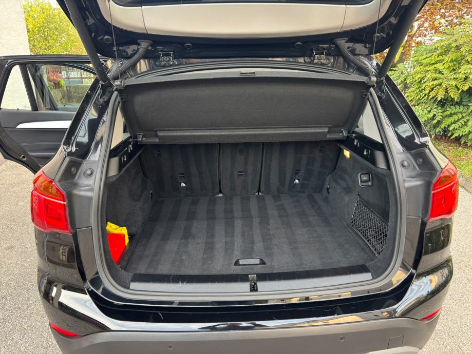 BMW X1 sDrive18d *SPORT* "REG 10/27" TOP STANJE", fotografija 17