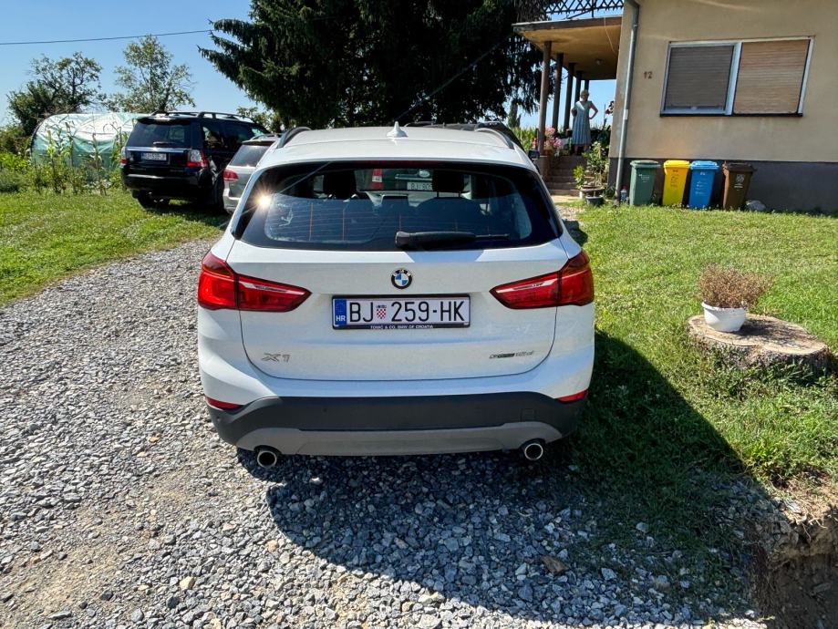 BMW X1 sDrive18d, fotografija 6