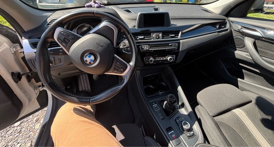 BMW X1 sDrive18d, fotografija 10