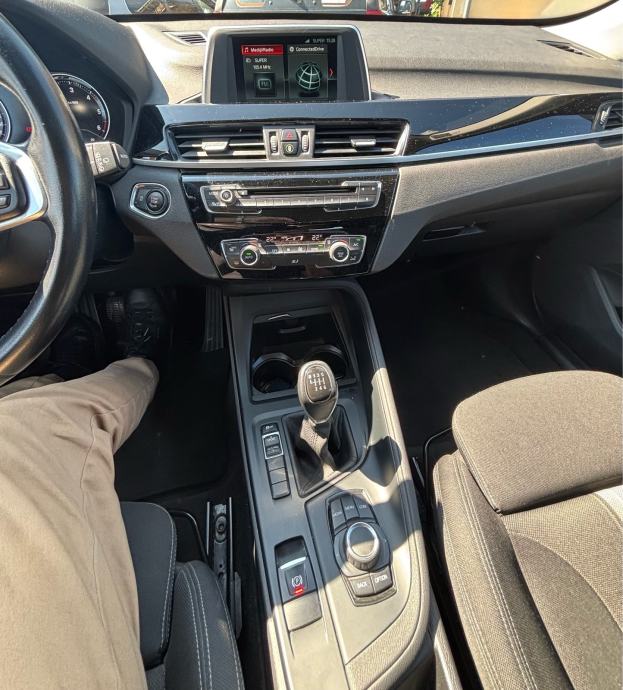 BMW X1 sDrive18d, fotografija 13