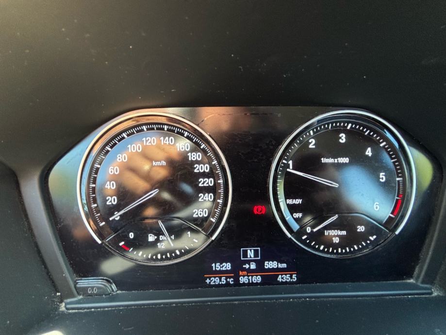 BMW X1 sDrive18d, fotografija 15