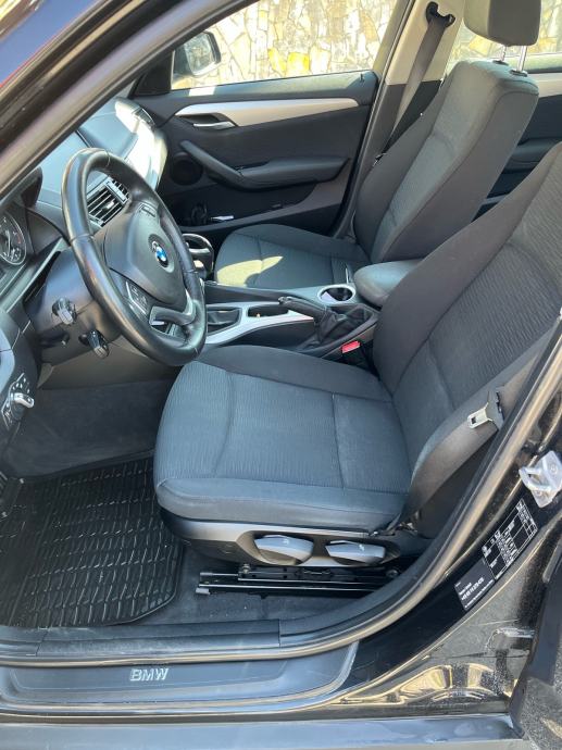 BMW X1 sDrive 18d, 2015. god., promijenjen lanac, fotografija 15
