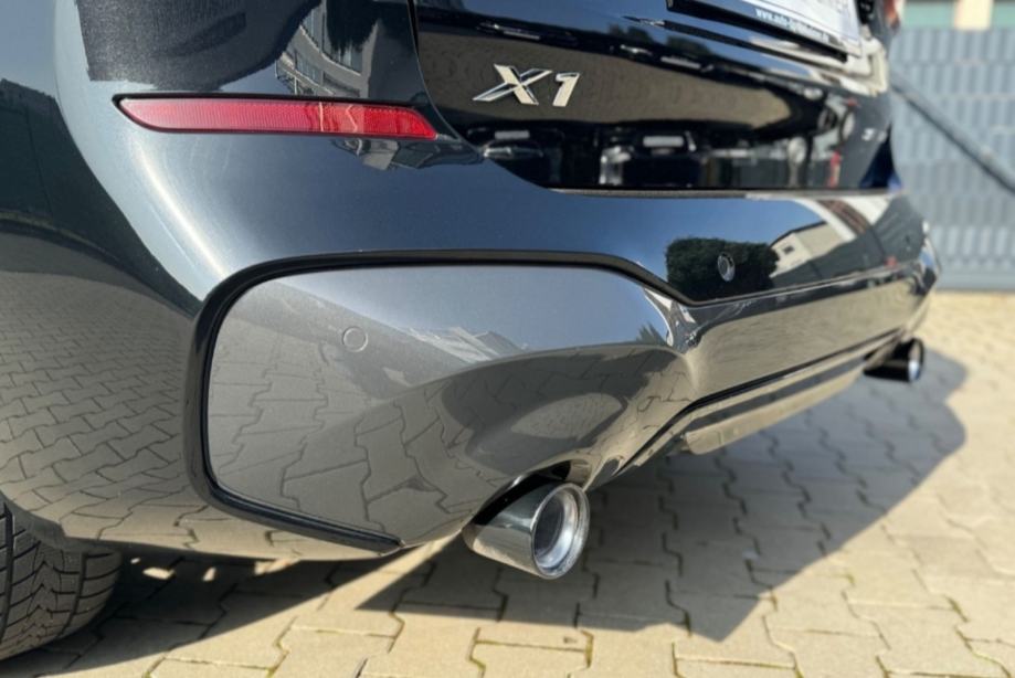 BMW X1 sDrive18d, fotografija 7