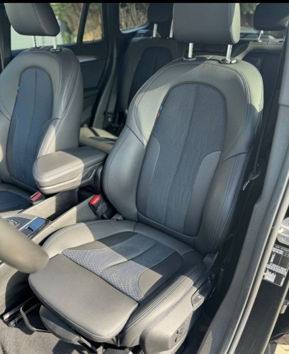 BMW X1 sDrive18d, fotografija 9