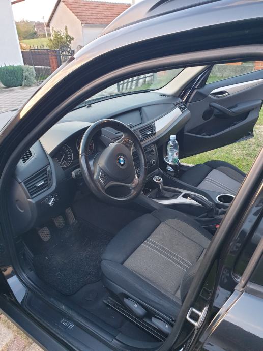 BMW X1 sDrive18d, fotografija 7