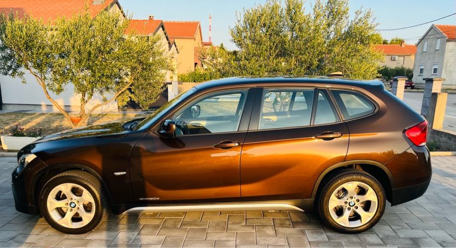 BMW X1 sDrive20d, fotografija 8