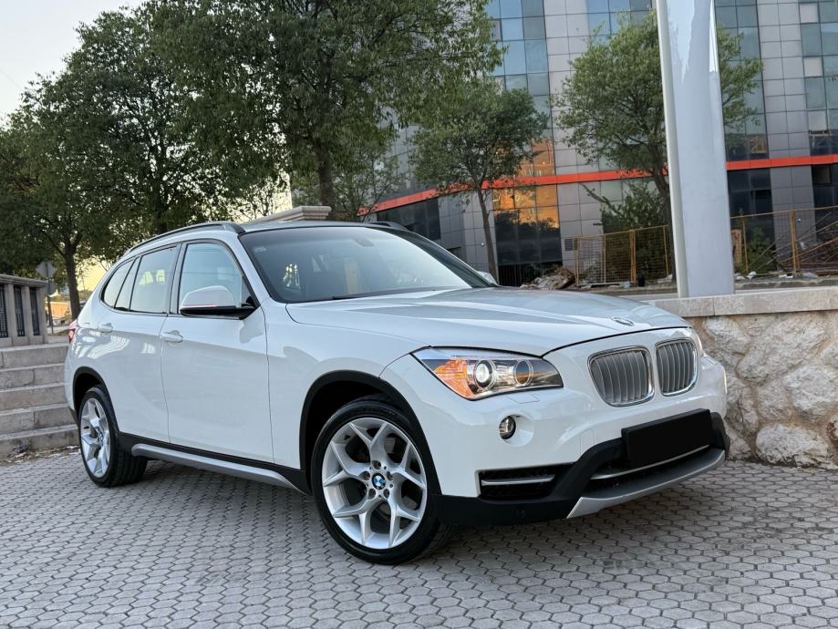 BMW X1 25d Xdrive AUTOMATIK, LCI model, Harman, Keyless, Navi, Full!, fotografija 5