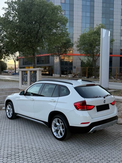 BMW X1 25d Xdrive AUTOMATIK, LCI model, Harman, Keyless, Navi, Full!, fotografija 10
