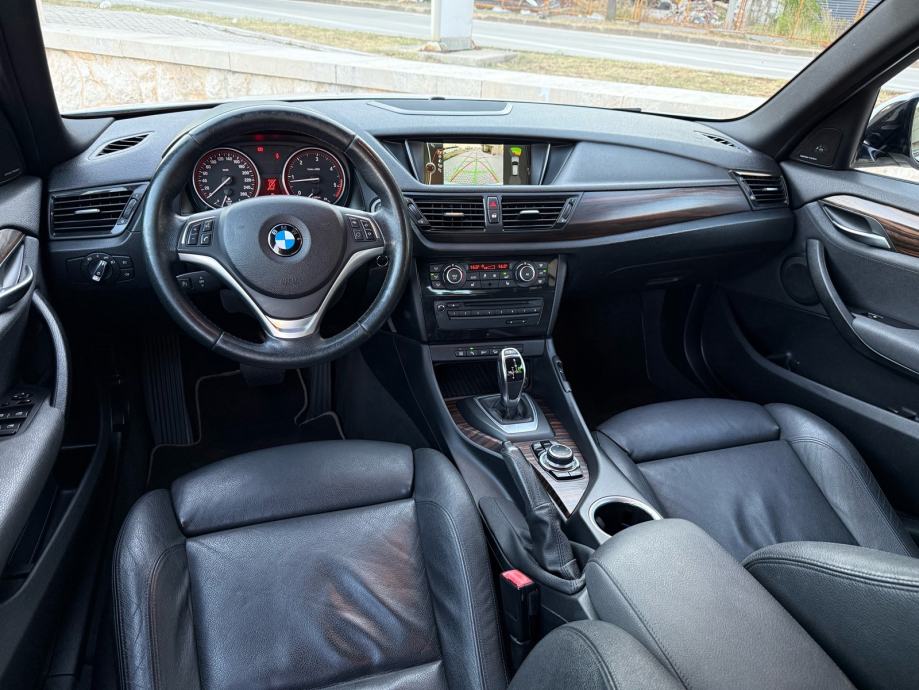 BMW X1 25d Xdrive AUTOMATIK, LCI model, Harman, Keyless, Navi, Full!, fotografija 14