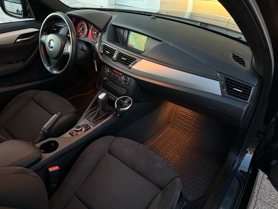 BMW X1 20d Xdrive AUTOMATIK, M paket, Xenon, Panorama, Navi, fotografija 17