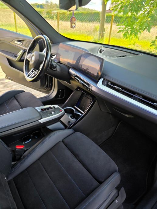 BMW X1 U11 sDrive18d Automatik M sport *shadow line *reg. godinu dana, fotografija 15