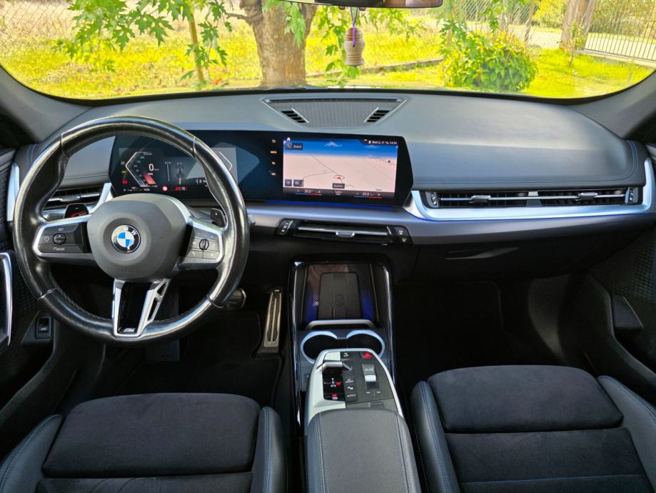 BMW X1 U11 sDrive18d Automatik M sport *shadow line *reg. godinu dana, fotografija 17