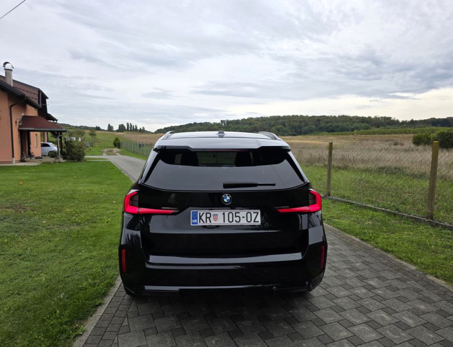 BMW X1 U11 sDrive18d Automatik M sport *shadow line *reg. godinu dana, fotografija 6