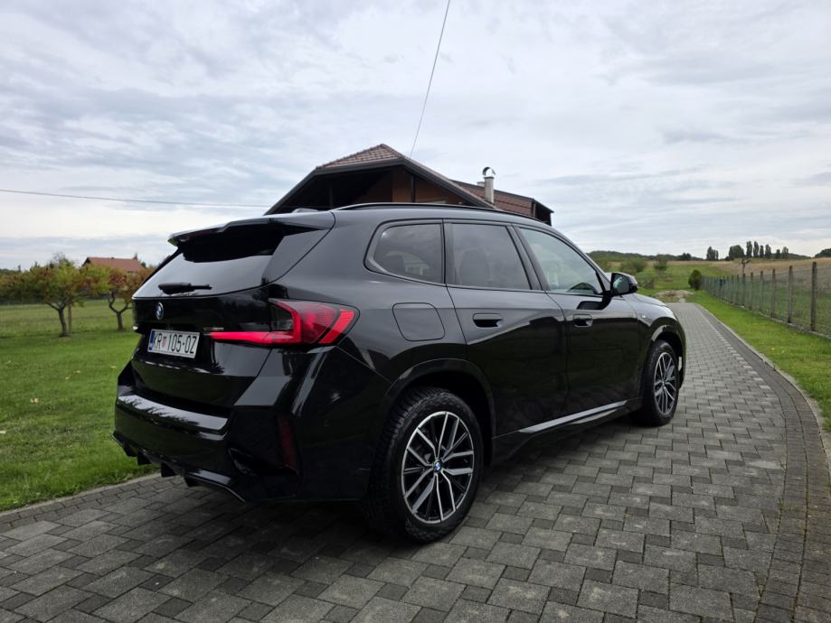 BMW X1 U11 sDrive18d Automatik M sport *shadow line *reg. godinu dana, fotografija 4