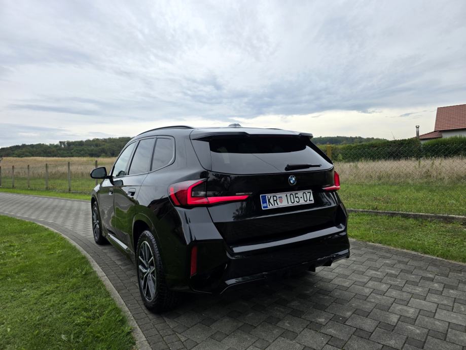 BMW X1 U11 sDrive18d Automatik M sport *shadow line *reg. godinu dana, fotografija 7