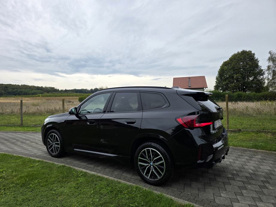 BMW X1 U11 sDrive18d Automatik M sport *shadow line *reg. godinu dana, fotografija 9