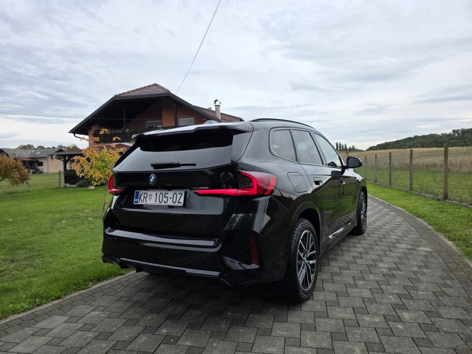 BMW X1 U11 sDrive18d Automatik M sport *shadow line *reg. godinu dana, fotografija 5