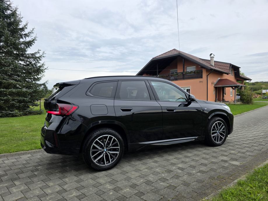 BMW X1 U11 sDrive18d Automatik M sport *shadow line *reg. godinu dana, fotografija 3