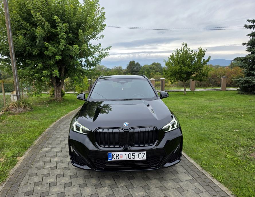 BMW X1 U11 sDrive18d Automatik M sport *shadow line *reg. godinu dana, fotografija 13