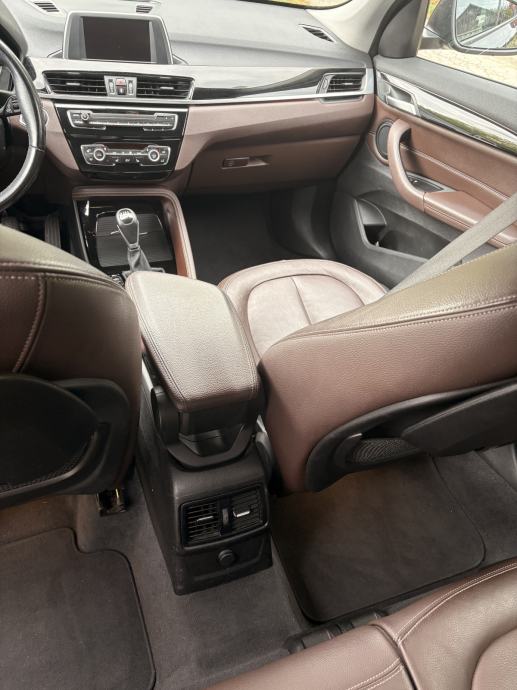 BMW X1 X-line, fotografija 8
