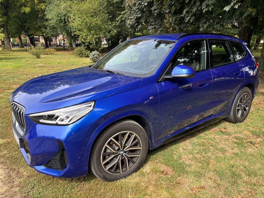 BMW X1 xDrive 20d M sport paket - 2025 godišnjak PRILIKA, fotografija 3