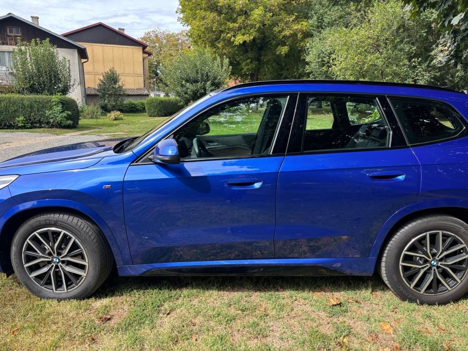 BMW X1 xDrive 20d M sport paket - 2025 godišnjak PRILIKA, fotografija 8