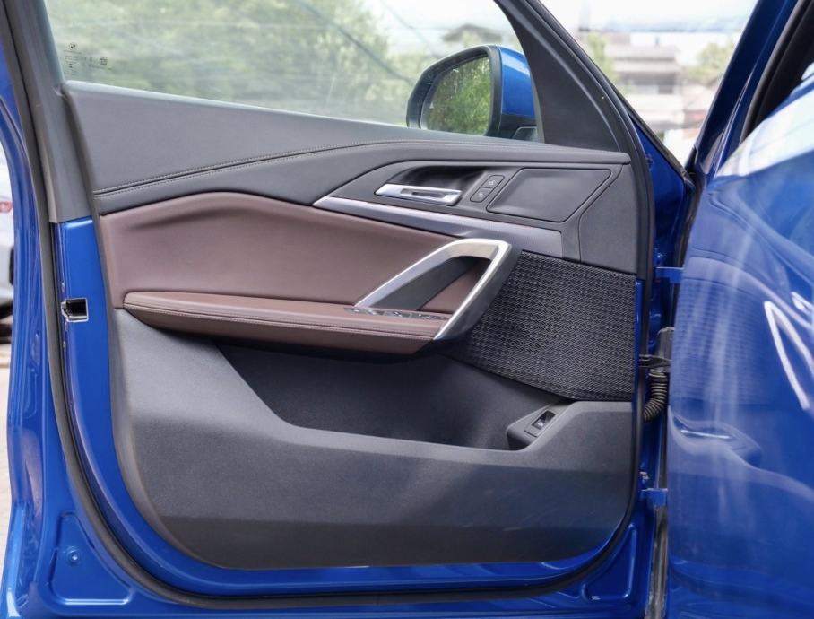 BMW X1 xDrive 20d M sport paket - 2025 godišnjak PRILIKA, fotografija 14