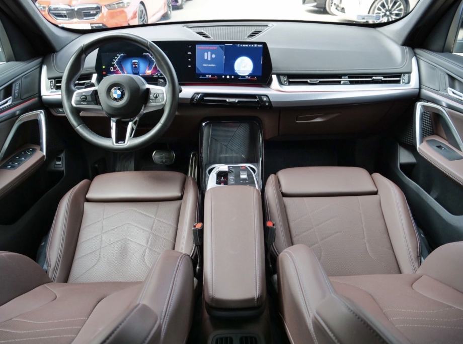 BMW X1 xDrive 20d M sport paket - 2025 godišnjak PRILIKA, fotografija 17
