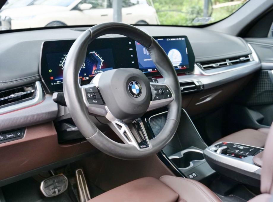 BMW X1 xDrive 20d M sport paket - 2025 godišnjak PRILIKA, fotografija 19