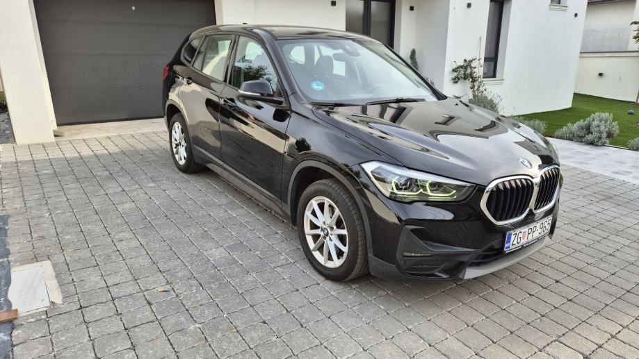 BMW X1 xDrive18d ADVANTAGE!!NAVI!!KAMERA!!, fotografija 3