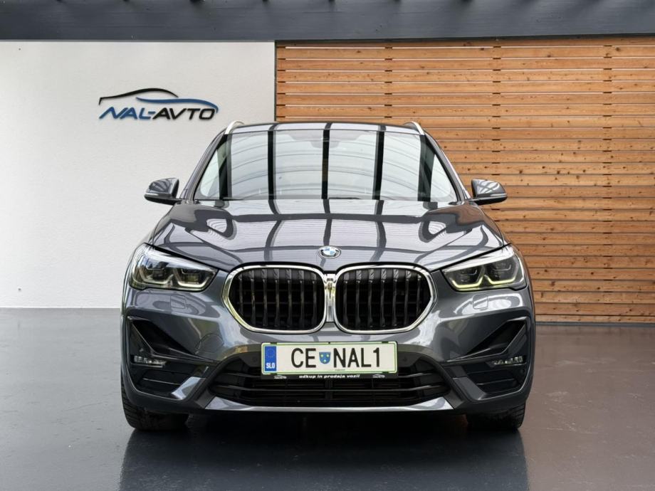 BMW X1 xDrive18d Aut. M PAKET SLO.VOZILO-LED-NAVIGACIJA-VIRTUAL, fotografija 2