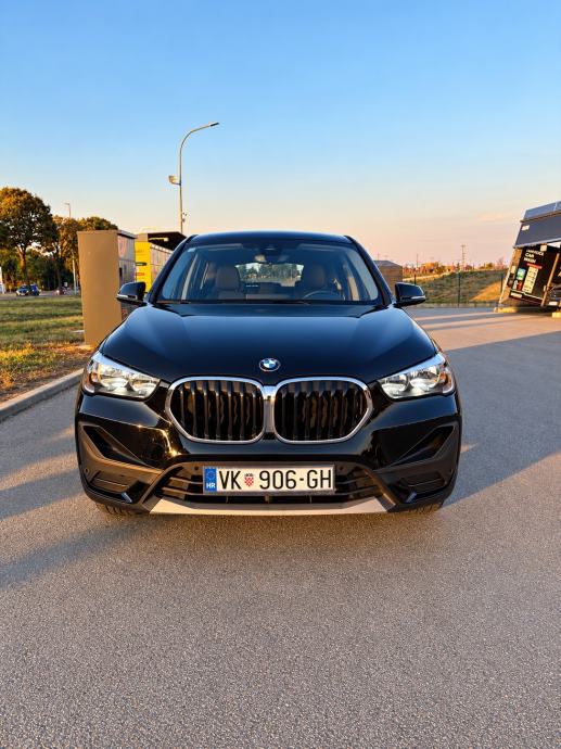 BMW X1 xDrive18d AUTOMATIK HEAD-UP NAVI PLUS KAMERA 2021., fotografija 2