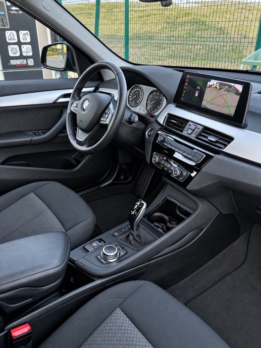 BMW X1 xDrive18d AUTOMATIK HEAD-UP NAVI PLUS KAMERA 2021., fotografija 8