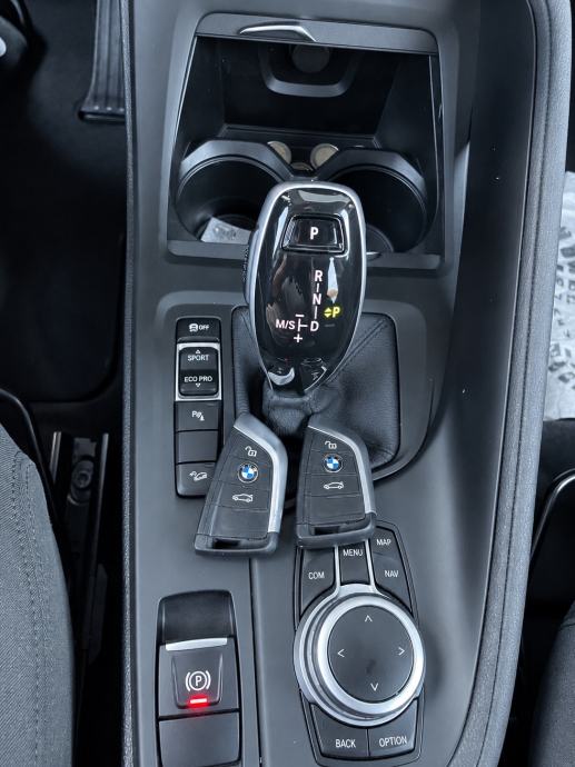 BMW X1 xDrive18d AUTOMATIK HEAD-UP NAVI PLUS KAMERA 2021., fotografija 11